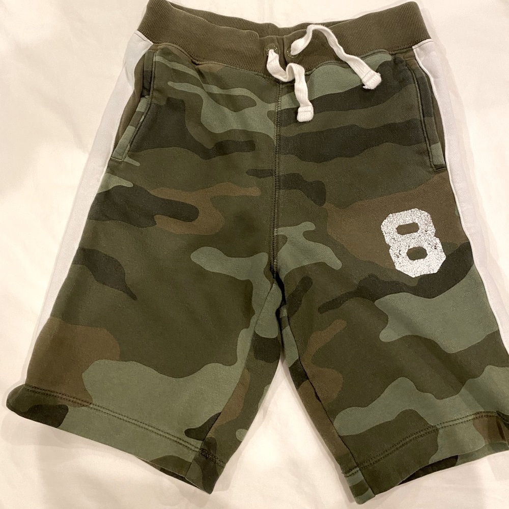 Boys Gap Kids shorts in green camo